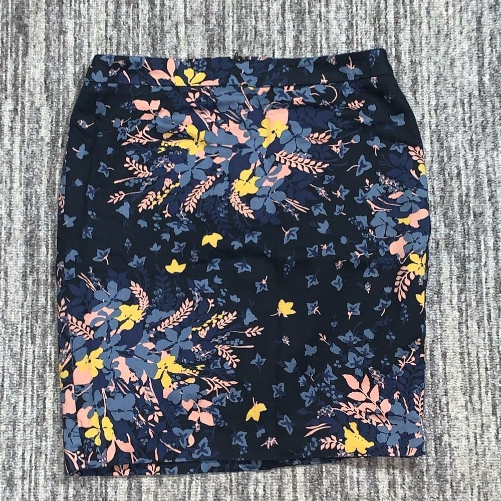 Ann Taylor Loft Petitites Women's 0P Black Floral Knee Length A Line Skirt